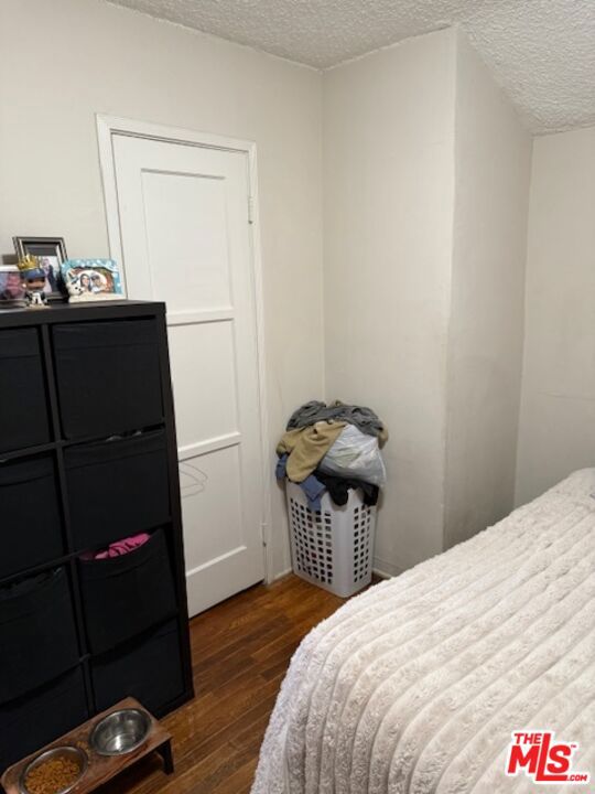 1300 W 218th Street, Torrance CA: https://media.crmls.org/mediaz/2aa29144-570a-4f22-a3cb-3eebb10dfc27.jpg