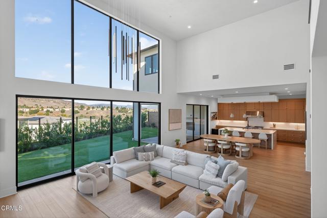 Detail Gallery Image 20 of 77 For 11862 N Hillsborough Ln, Porter Ranch,  CA 91326 - 5 Beds | 5/1 Baths