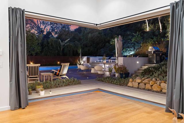 6672 Avenida Andorra, La Jolla CA: https://media.crmls.org/mediaz/2aa314fe-9085-4067-8ca7-c6fb43566ff1.jpg