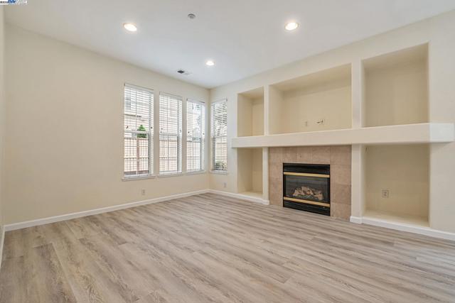 4293 OLIVER WAY, Union City CA: https://media.crmls.org/mediaz/2aa32184-b632-48cc-88d8-b3485aedca94.jpg