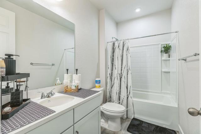 1535 Eisenhower Court, Dixon CA: https://media.crmls.org/mediaz/2aa33281-ca4f-49d3-878f-b88ca54cdc59.jpg