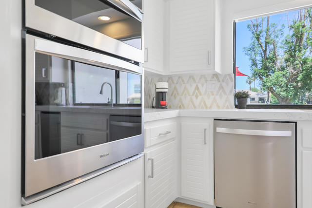 80671 Cherry Hills Drive, La Quinta CA: https://media.crmls.org/mediaz/2aa34e11-a0a8-4b0c-a1fb-f80d4cdb2590.jpg