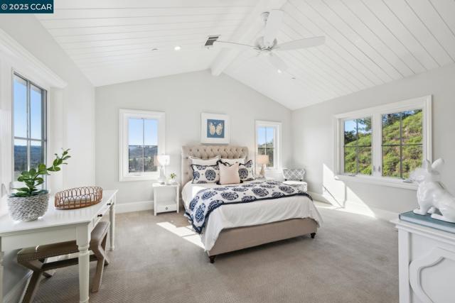 1204 Glen Rd, Lafayette CA: https://media.crmls.org/mediaz/2aa37825-0927-45eb-932b-93003e4d0c85.jpg