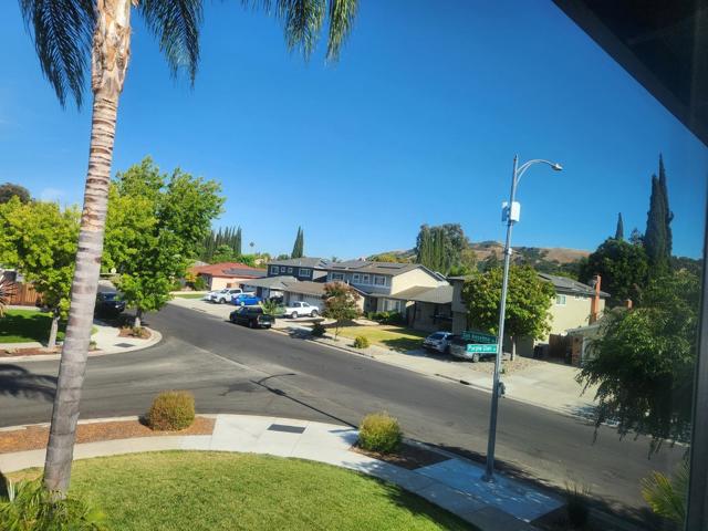 249 Purple Glen Drive, San Jose CA: https://media.crmls.org/mediaz/2aa3f704-d516-477a-a7f1-c2a988a3e688.jpg
