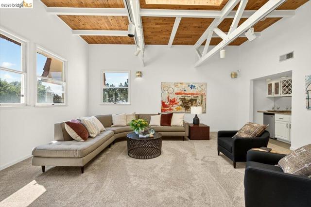 Image 21 of 55 For 10565 Englewood Drive