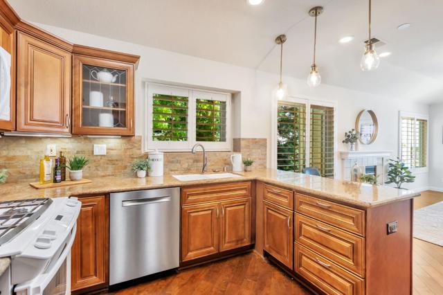 7775 Beltane Drive, San Jose CA: https://media.crmls.org/mediaz/2aa45d2c-42b3-44ef-856e-6345f562b25e.jpg