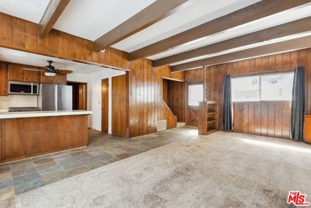 286 S Fairway Drive, Lake Arrowhead CA: https://media.crmls.org/mediaz/2aa4a86a-0baf-4161-a49b-375d52cb55a3.jpg