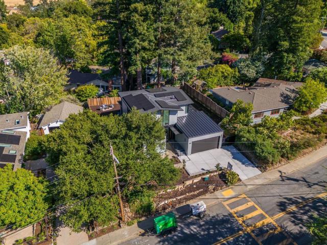 369 La Cuesta Drive, Portola Valley CA: https://media.crmls.org/mediaz/2aa4b003-ba1c-4618-809e-23c9a9a00ed8.jpg