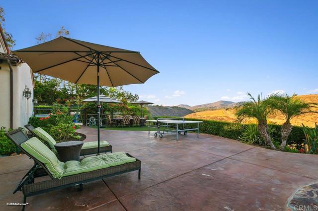 16531 Zumaque, Rancho Santa Fe CA: https://media.crmls.org/mediaz/2aa52f63-02e0-4965-b2a8-40c3fbf42ebf.jpg