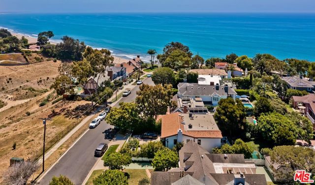 15230 Friends Street, Pacific Palisades, California 90272, 3 Bedrooms Bedrooms, ,2 BathroomsBathrooms,Single Family Residence,For Sale,Friends,24430907