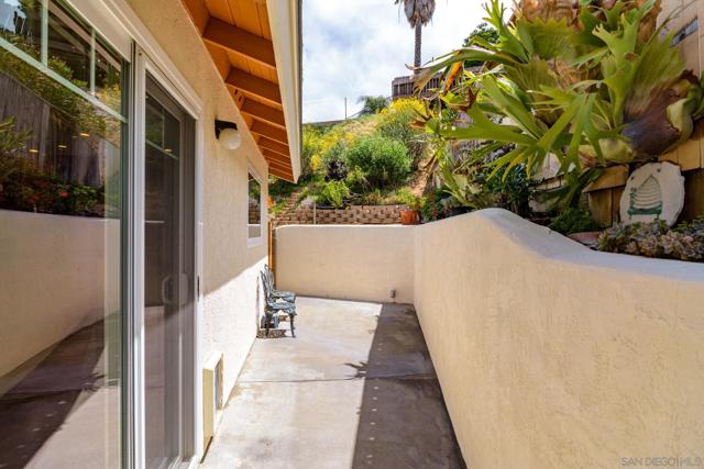 9919 Sorrel Ave, Lakeside CA: https://media.crmls.org/mediaz/2aa5e078-6d73-441d-bbb7-b8b36f8c0587.jpg