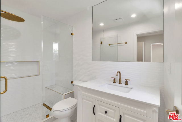 1107 Alfred, Los Angeles CA: https://media.crmls.org/mediaz/2aa64626-07b8-44e5-ba5e-d30d95dfbee7.jpg