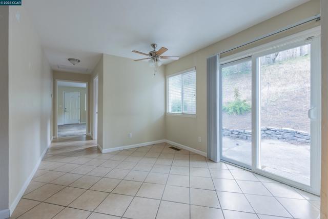 320 Miranda Ln, Alamo CA: https://media.crmls.org/mediaz/2aa6ca31-7cb8-49f1-b031-2ca9c49bd3c6.jpg