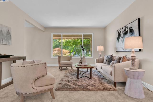 38 Barcelona Pl, Danville CA: https://media.crmls.org/mediaz/2aa74af1-0d27-4811-9d43-8592df5a86d4.jpg