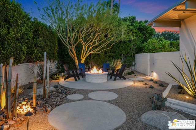 1155 E Paseo El Mirador, Palm Springs CA: https://media.crmls.org/mediaz/2aa79e81-d905-435d-a7b8-09c1a450ac92.jpg