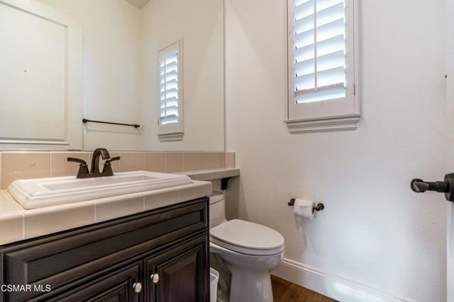 5675 Via Bonita, Newbury Park CA: https://media.crmls.org/mediaz/2aa7e523-5b30-418c-923e-6e50cad1d309.jpg