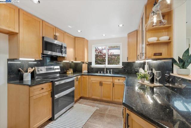 Image 9 of 42 For 34264 Atteridge Pl