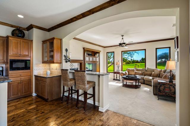 326 Loch Lomond Road, Rancho Mirage CA: https://media.crmls.org/mediaz/2aa89718-6861-499d-9ffd-c7de6f987ff9.jpg