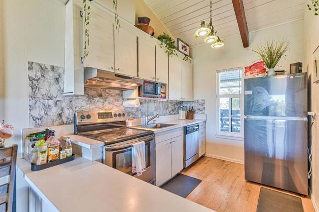 158 Kern Street, Salinas CA: https://media.crmls.org/mediaz/2aa8cf4e-82fb-460f-86a6-f312bb96567b.jpg