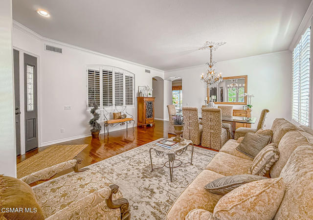 678 Via Carro, Newbury Park CA: https://media.crmls.org/mediaz/2aa942b6-5366-482a-a057-3de51ceee7b9.jpg