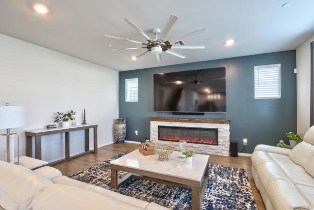 32932 Gelder Cir, Menifee CA: https://media.crmls.org/mediaz/2aa9e590-8a0a-47a1-a128-d0ec9123574a.jpg