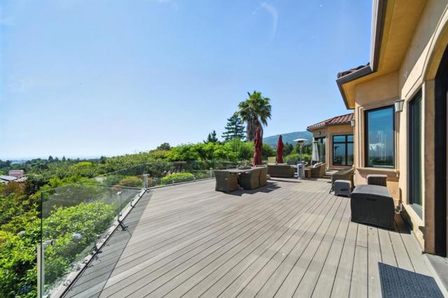 12252 Menalto Drive, Los Altos Hills CA: https://media.crmls.org/mediaz/2aa9f52a-91e8-4953-a5ff-67f01a6df345.jpg