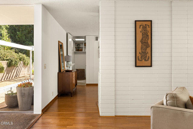 Detail Gallery Image 4 of 37 For 5511 Vista Canada Pl, La Canada Flintridge,  CA 91011 - 3 Beds | 2 Baths