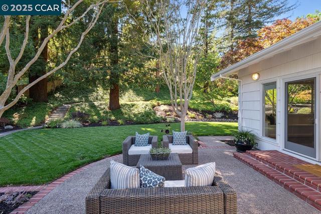 4 Harold Dr, Moraga CA: https://media.crmls.org/mediaz/2aaaae0e-4154-4f1c-86f7-f2d9c550a405.jpg