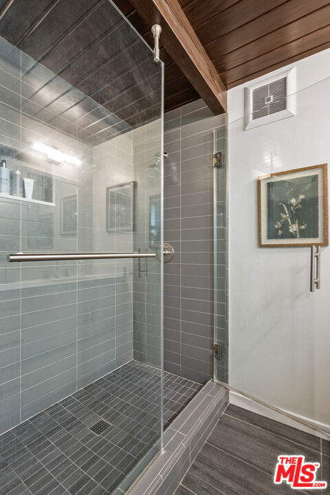 622 Esplanade, Redondo Beach CA: https://media.crmls.org/mediaz/2aab180d-dcf4-426a-8c35-d724b07493b1.jpg
