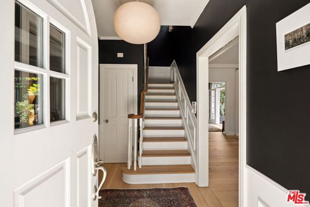 253 20th Street, Santa Monica CA: https://media.crmls.org/mediaz/2aab4edc-a481-447f-8b3a-2a22e37cb100.jpg