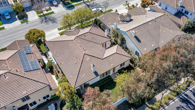 5199 Via Dolores, Newbury Park CA: https://media.crmls.org/mediaz/2aab52c0-1854-46d4-9334-8a569b6a91fe.jpg