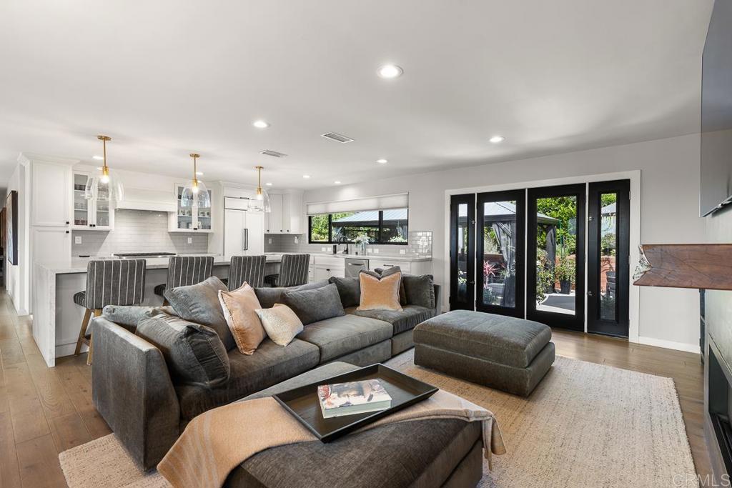 8675 Glenwick Lane - photo 18