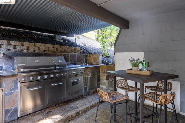 Image 22 of 59 For 6975 Charing Cross Rd