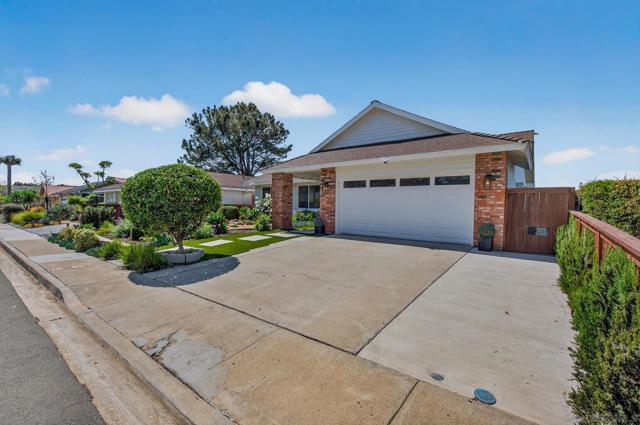 14224 Recuerdo Dr, San Diego CA: https://media.crmls.org/mediaz/2aac0f1e-2da7-4362-8879-e2cca8d82925.jpg