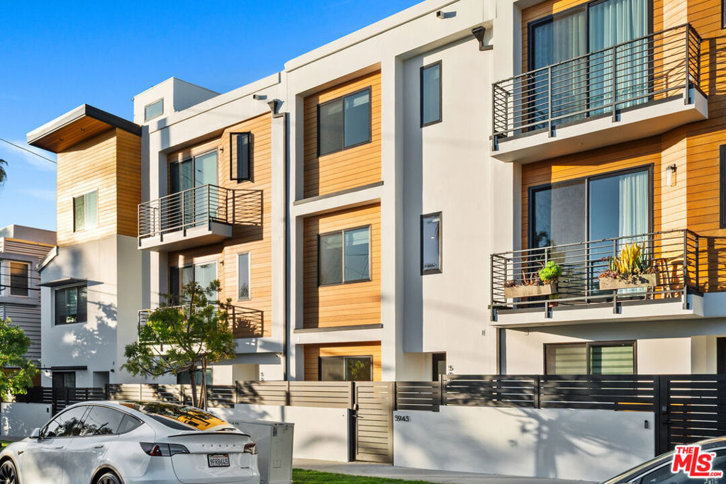 5943 Pickford Street