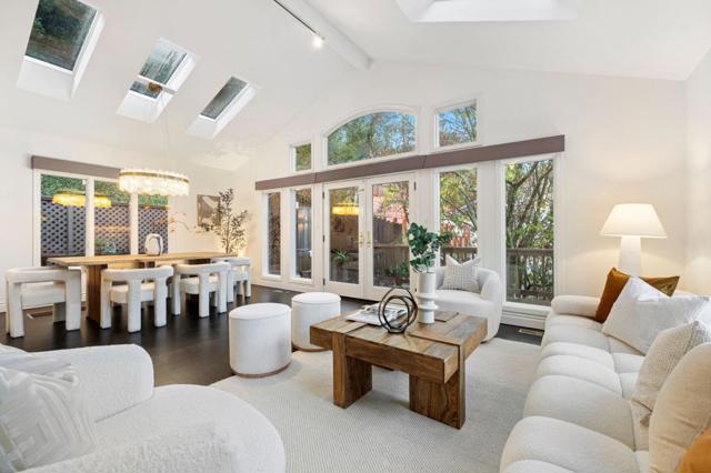 2937 San Juan Boulevard, Belmont CA: https://media.crmls.org/mediaz/2aad67c3-60dc-4dc3-b8cf-09792f8de4e5.jpg