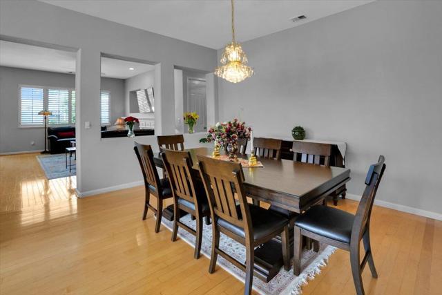 8873 Wine Valley Circle, San Jose CA: https://media.crmls.org/mediaz/2aadaf2d-4f4a-4905-ba62-774c594ae5ba.jpg