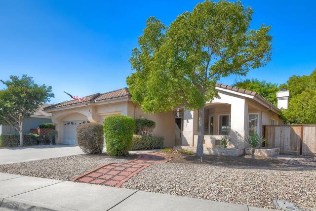 Detail Gallery Image 3 of 34 For 1789 Clydesdale Ct, Oceanside,  CA 92057 - 3 Beds | 2 Baths