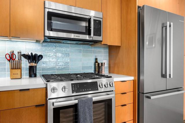 208 Capitola Avenue, Capitola CA: https://media.crmls.org/mediaz/2aadc3c0-6e31-4294-a5b8-4ca339c849eb.jpg