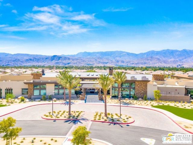 61 Zinfandel, Rancho Mirage CA: https://media.crmls.org/mediaz/2aadd59c-8a92-4b8e-beb9-f66c0897edcc.jpg