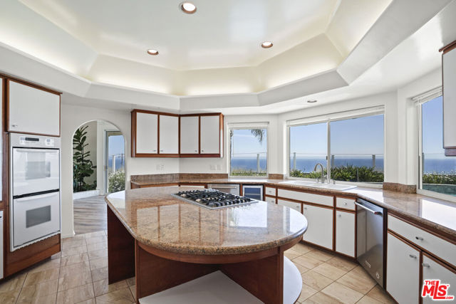32215 Pacific Coast Highway, Malibu CA: https://media.crmls.org/mediaz/2ab0a5b7-4c3b-4f6d-9e6e-c72620dd2098.jpg