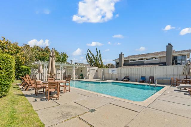 17 Spinnaker Place, Redwood City CA: https://media.crmls.org/mediaz/2ab0b28a-3c63-41cc-b976-4d4cdf8cbb12.jpg