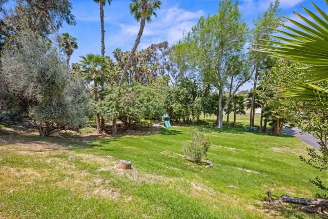 11461 Fuerte Farms Rd, El Cajon CA: https://media.crmls.org/mediaz/2ab0cc94-eae9-4fbb-89f2-3f4a7a30024a.jpg