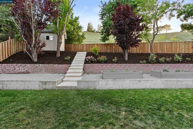 2916 Sombrero Circle, San Ramon CA: https://media.crmls.org/mediaz/2ab187da-32e6-4fb2-8923-6e4c8f0386eb.jpg