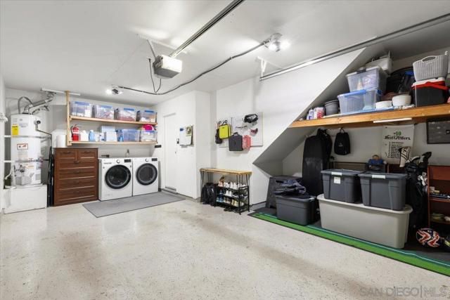 10180 Palm Glen Dr, Santee CA: https://media.crmls.org/mediaz/2ab1bfbb-5dc5-4b3d-8413-e5b0b0d5ead3.jpg