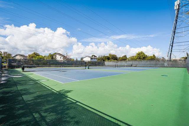 1051 Beach Park Boulevard, Foster City CA: https://media.crmls.org/mediaz/2ab1fc0b-1c64-475c-92e3-7a881ec48d60.jpg