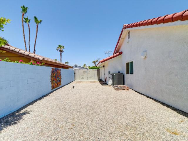 27420 Avenida Quintana, Cathedral City CA: https://media.crmls.org/mediaz/2ab23204-7e49-4a61-91c0-4a72ba6eea2c.jpg