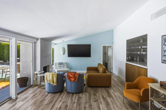 1890 S Navajo Drive, Palm Springs, CA 92264