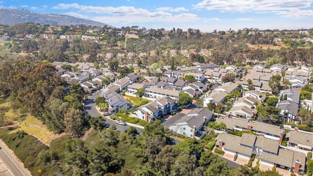 Detail Gallery Image 21 of 23 For 3380 Caminito Gandara, La Jolla,  CA 92037 - 3 Beds | 2/1 Baths