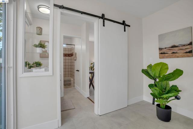 Image 26 of 36 For 16188 Yale Ave